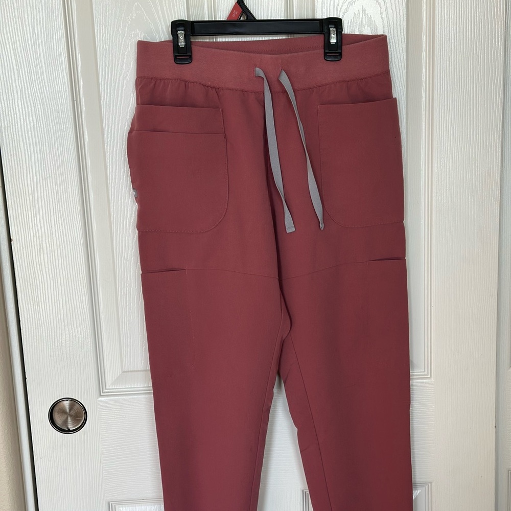 Figs Mauve Jogger scrubs